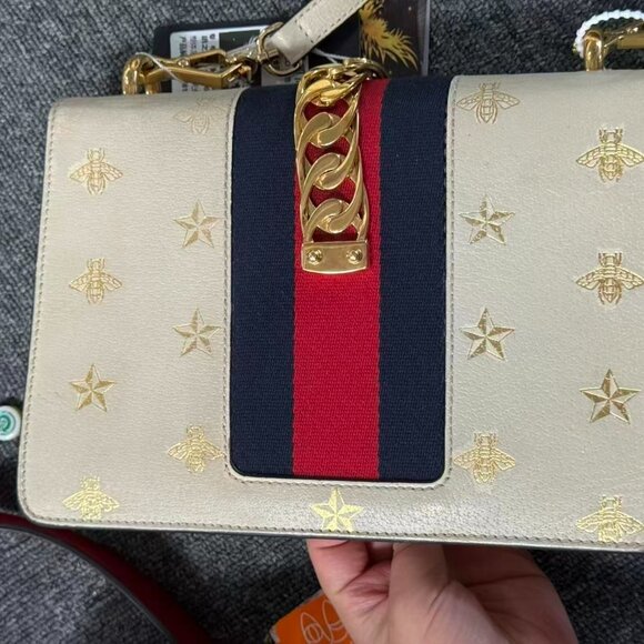 Gucci White Bee Star Print Leather Small Sylvie Web Chain Shoulder Bag - Picture 3 of 8